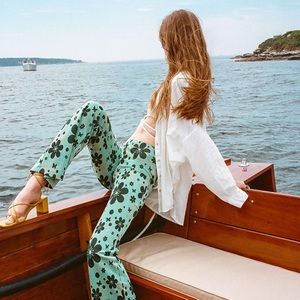 UO Bryn Floral Pull-On Flares